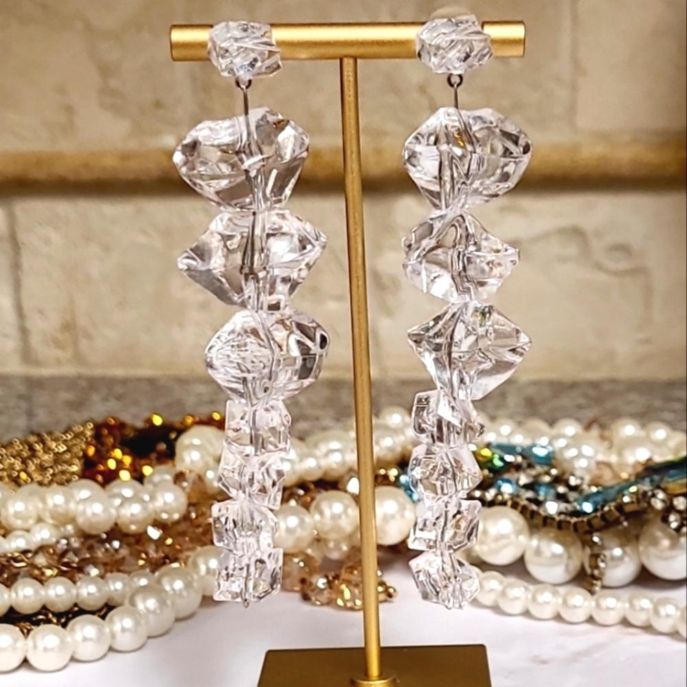 NWT Oversized Frosted Clear Geometric Dangle Earrings
